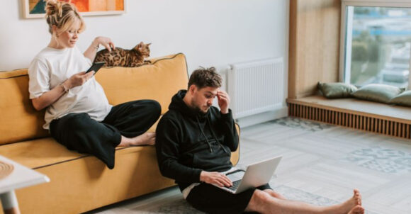 These 9 relationship habits have a bad reputation, but they can be quite normal