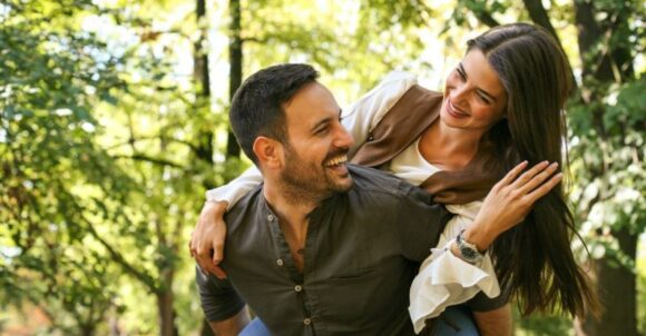15 Ways Women May Behave When They Feel Safe and Comfortable With Someone