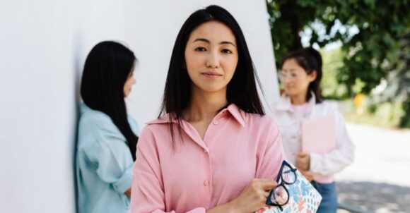 16 social situations that can be difficult for people with anxiety