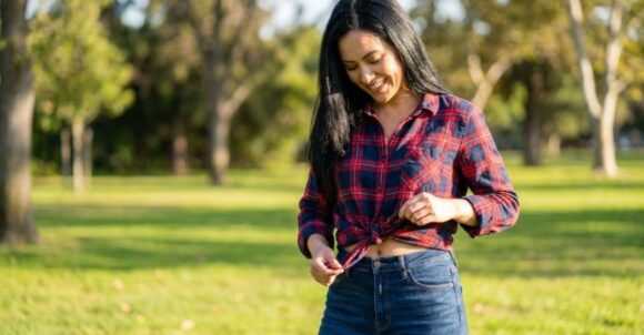 7 Current Ways to Style a Shirt Without the French Tuck
