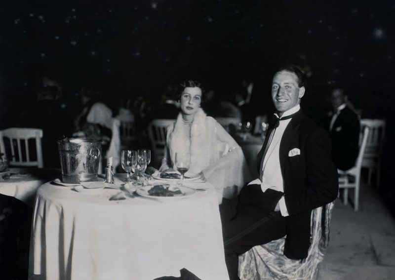 Allow Men to Take the Lead in Social Situations
