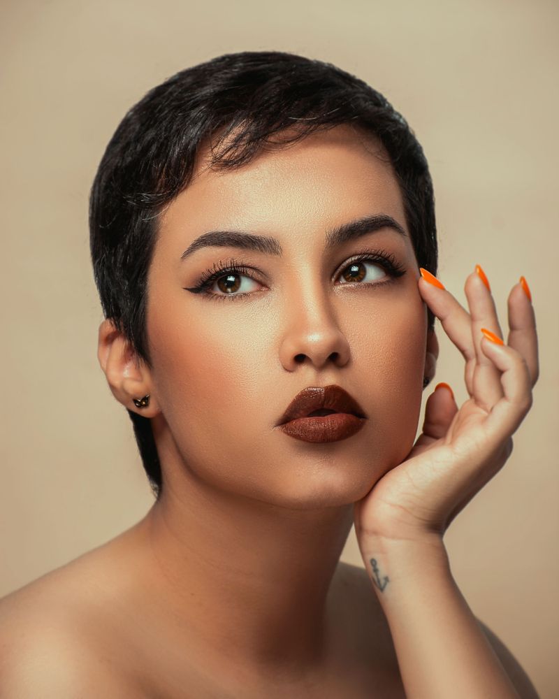 Dark, Cool-Toned Lips
