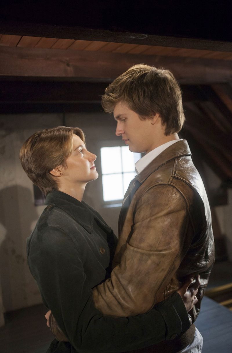 Hazel Grace Lancaster and Augustus Waters - The Fault in Our Stars (2014)
