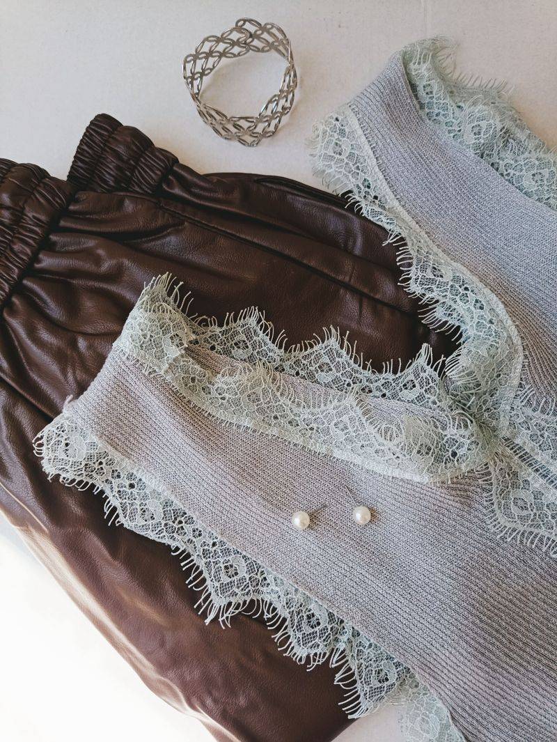 Mixed-Texture Dressing