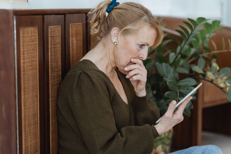 Neglecting Regular Communication