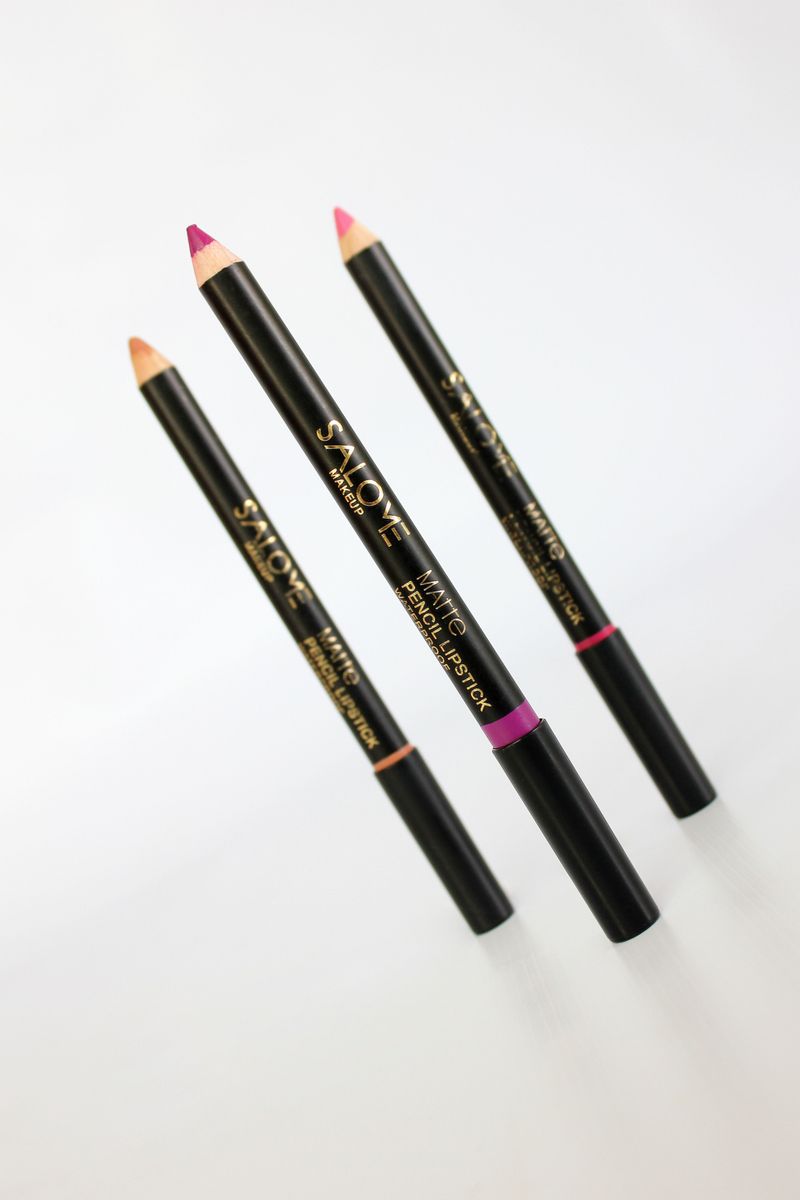 Pairing a Much Darker Lip Liner