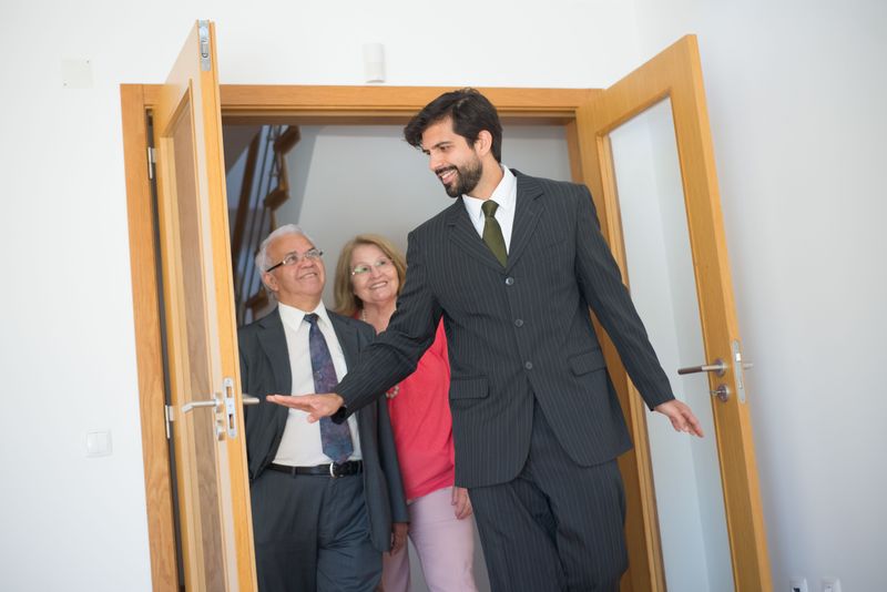 Real Estate Agent