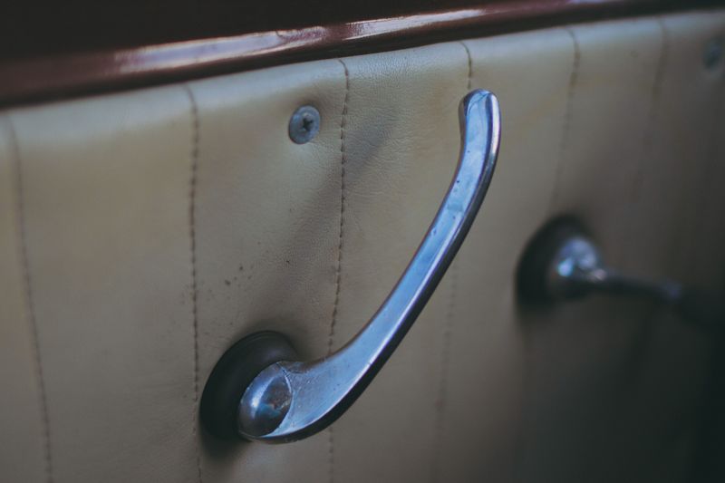 Rolling windows down with a manual crank