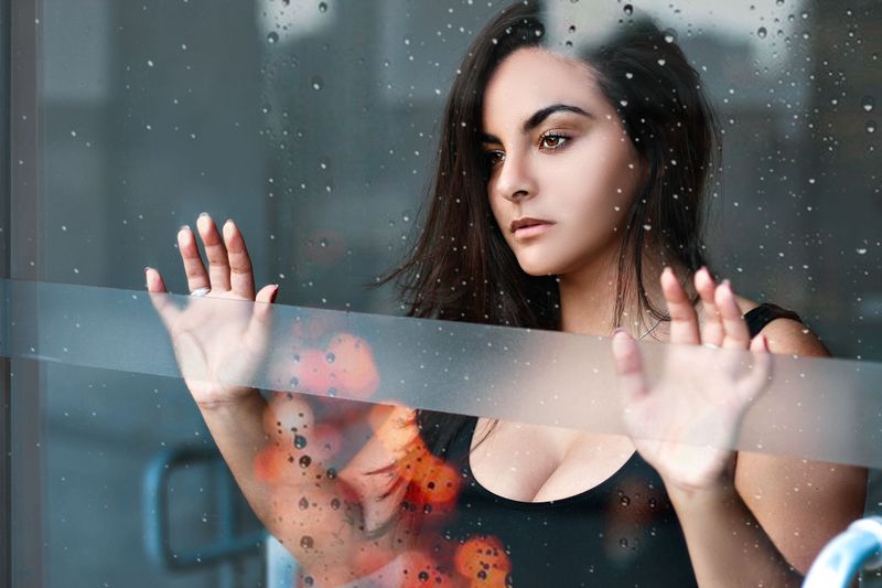 Watching a Meaningful Relationship Slowly Fade Without a Clear Ending