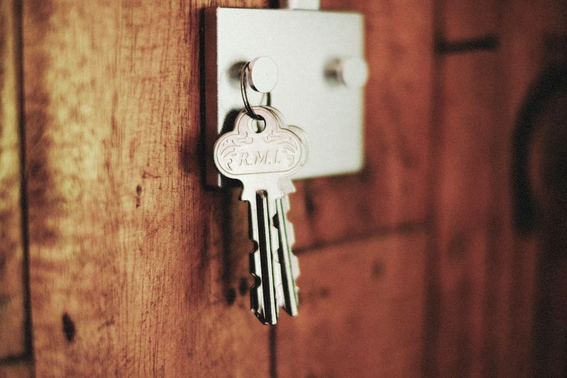 You Never Lose Track Of Your Keys Or Phone