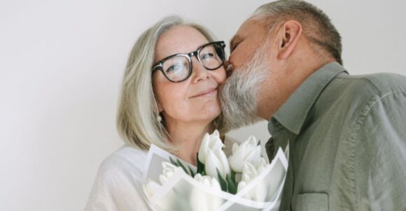 If a Couple Still Does These 13 Small Things After 10 Years, Their Marriage Is Probably Rock-Solid