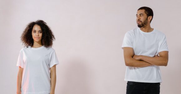 Jealousy and Manipulation Can Show Up in These 9 Relationship Behaviors