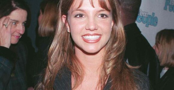 The entertainment landscape of the 1990s prominently featured these 14 celebrities