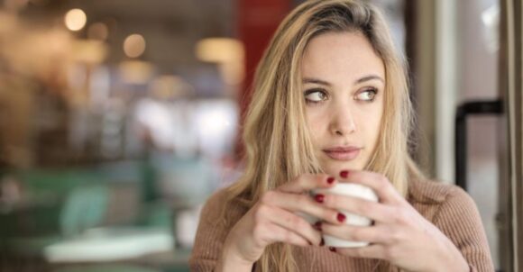 Women Who Become Emotionally Preoccupied With Someone May Show These 12 Behaviors