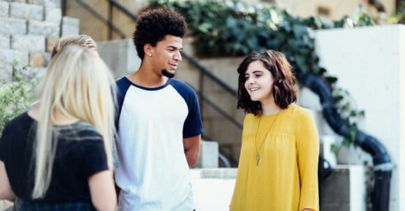 You may appear less confident when you do these 10 things