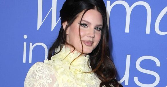 15 celebrities who built their careers under different names