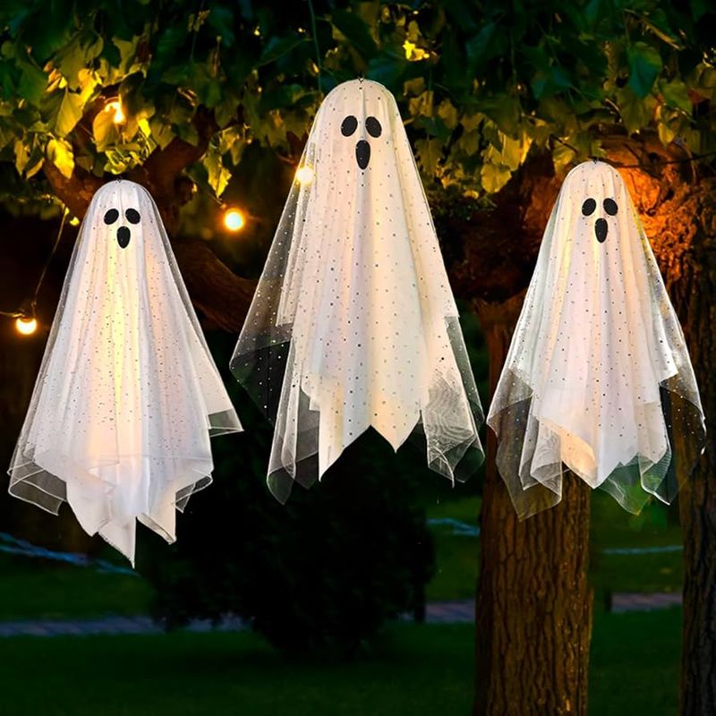 Floating Fabric Ghosts for the Yard