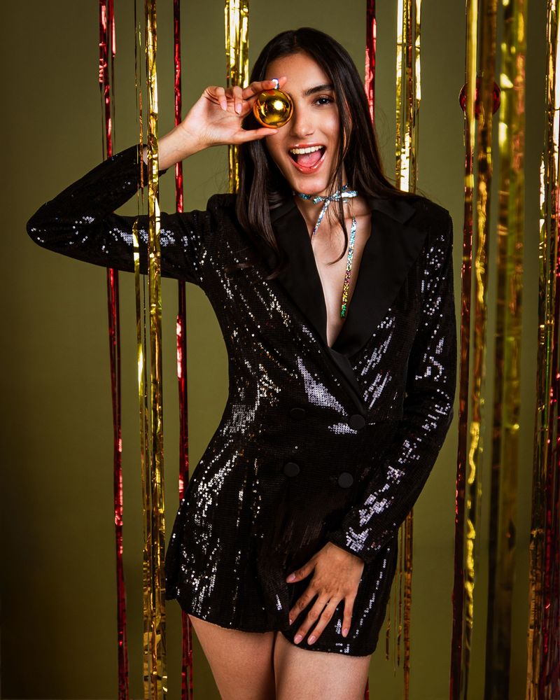 Holiday Sparkle With a Short Shelf Life