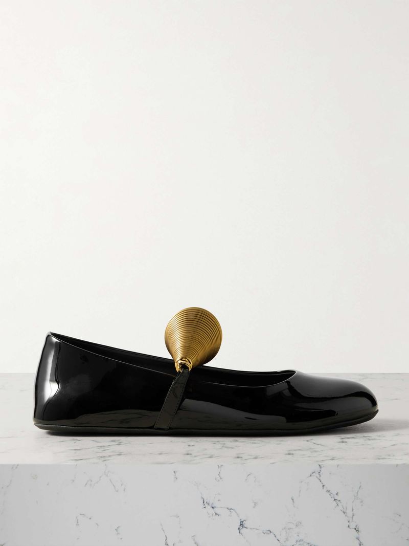 Minimal Black Ballet Flats